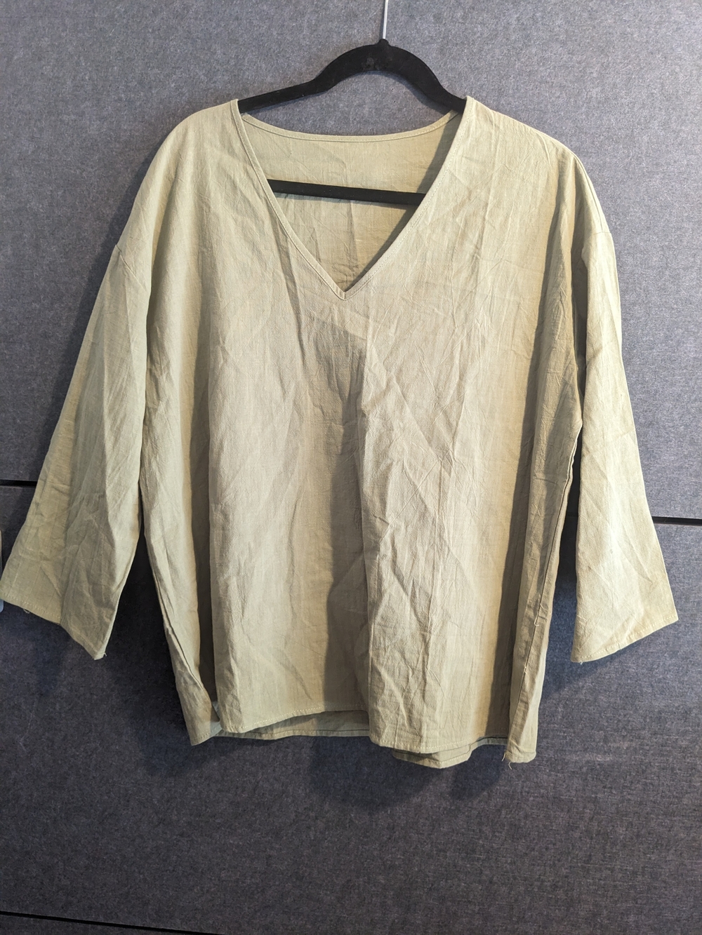 Women's Relaxed V-Neck Tunic in Olive